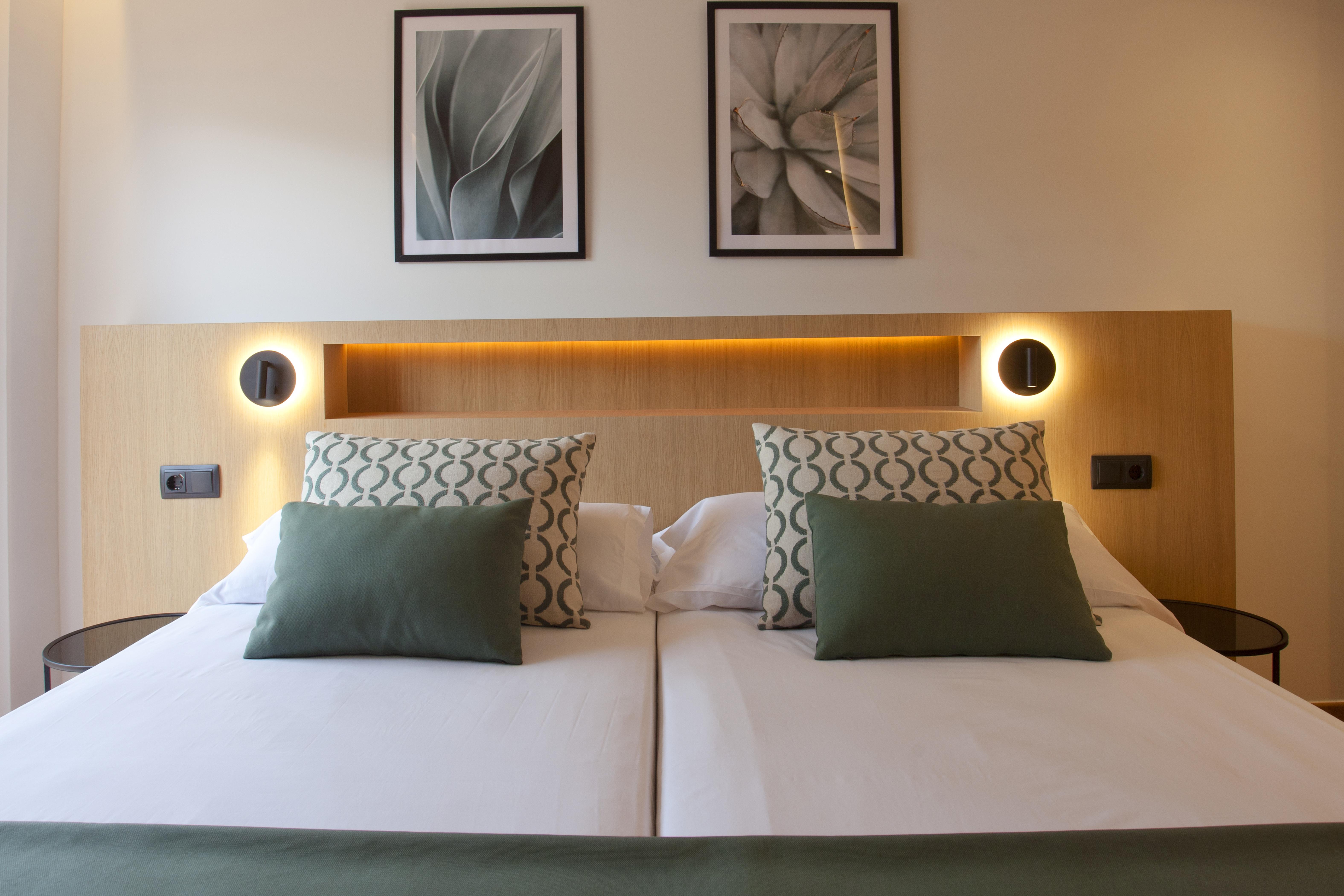 Mon Port Hotel & Spa 푸에르토 데 안드라츠 외부 사진