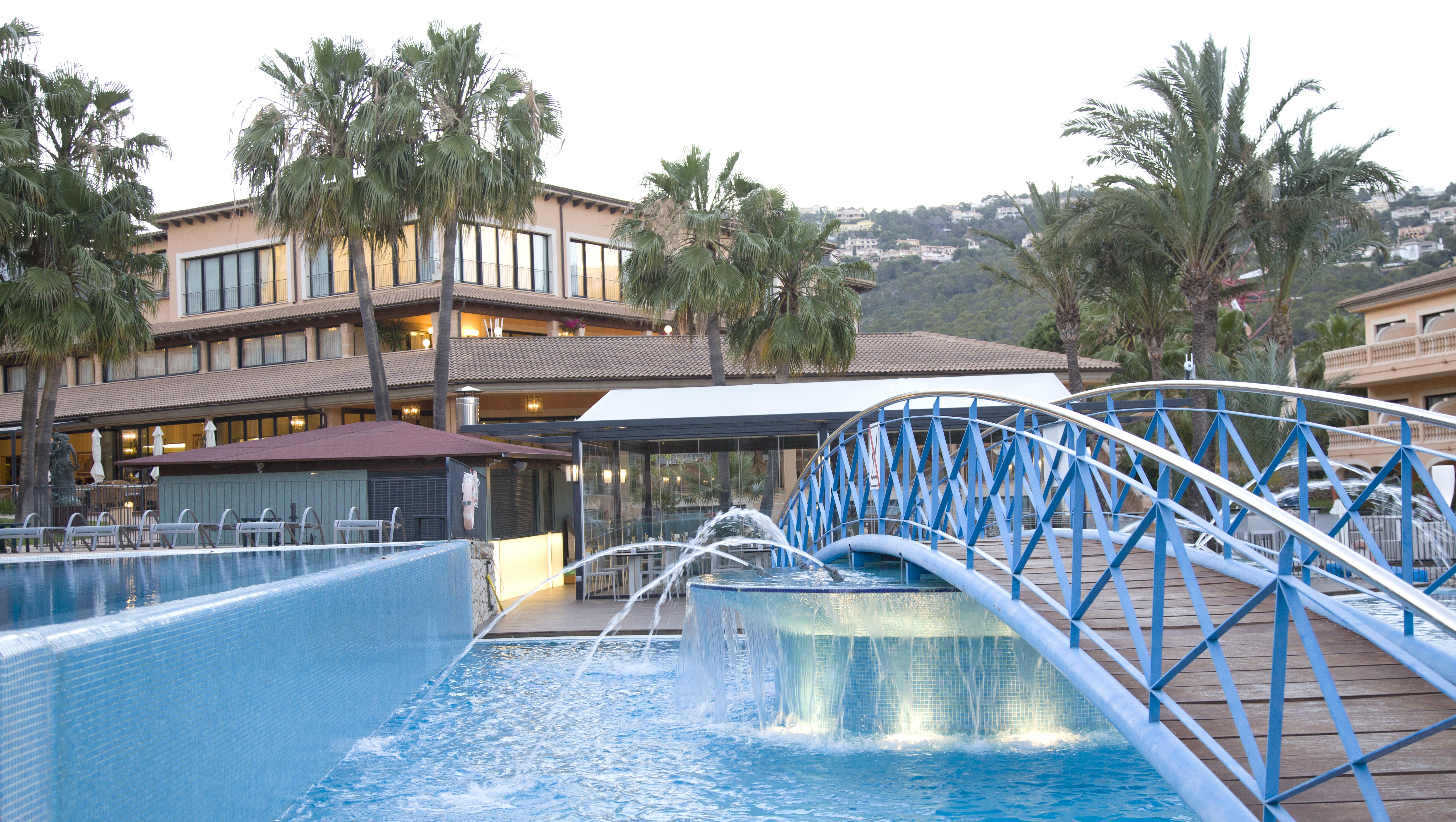 Mon Port Hotel & Spa 푸에르토 데 안드라츠 외부 사진