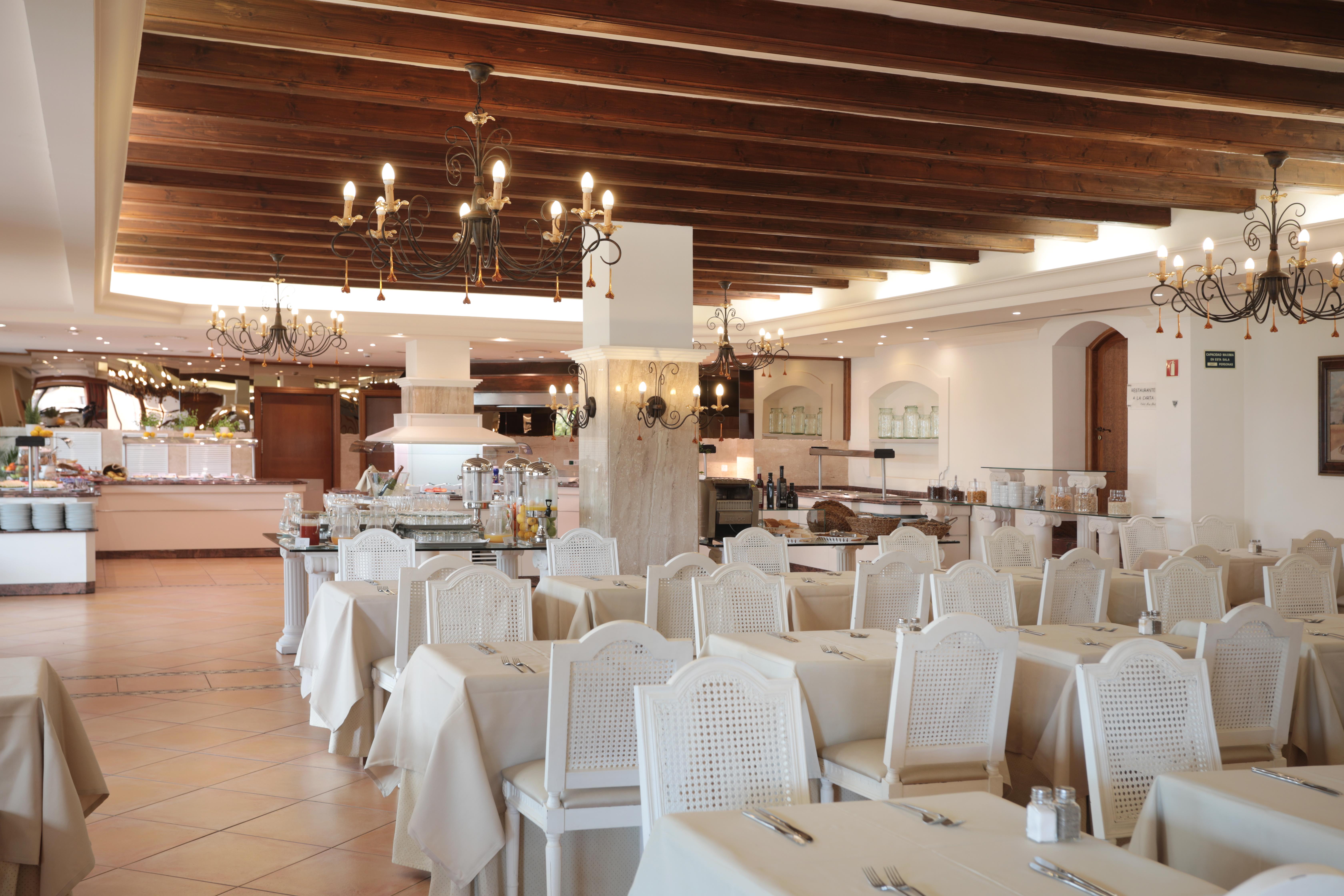 Mon Port Hotel & Spa 푸에르토 데 안드라츠 외부 사진