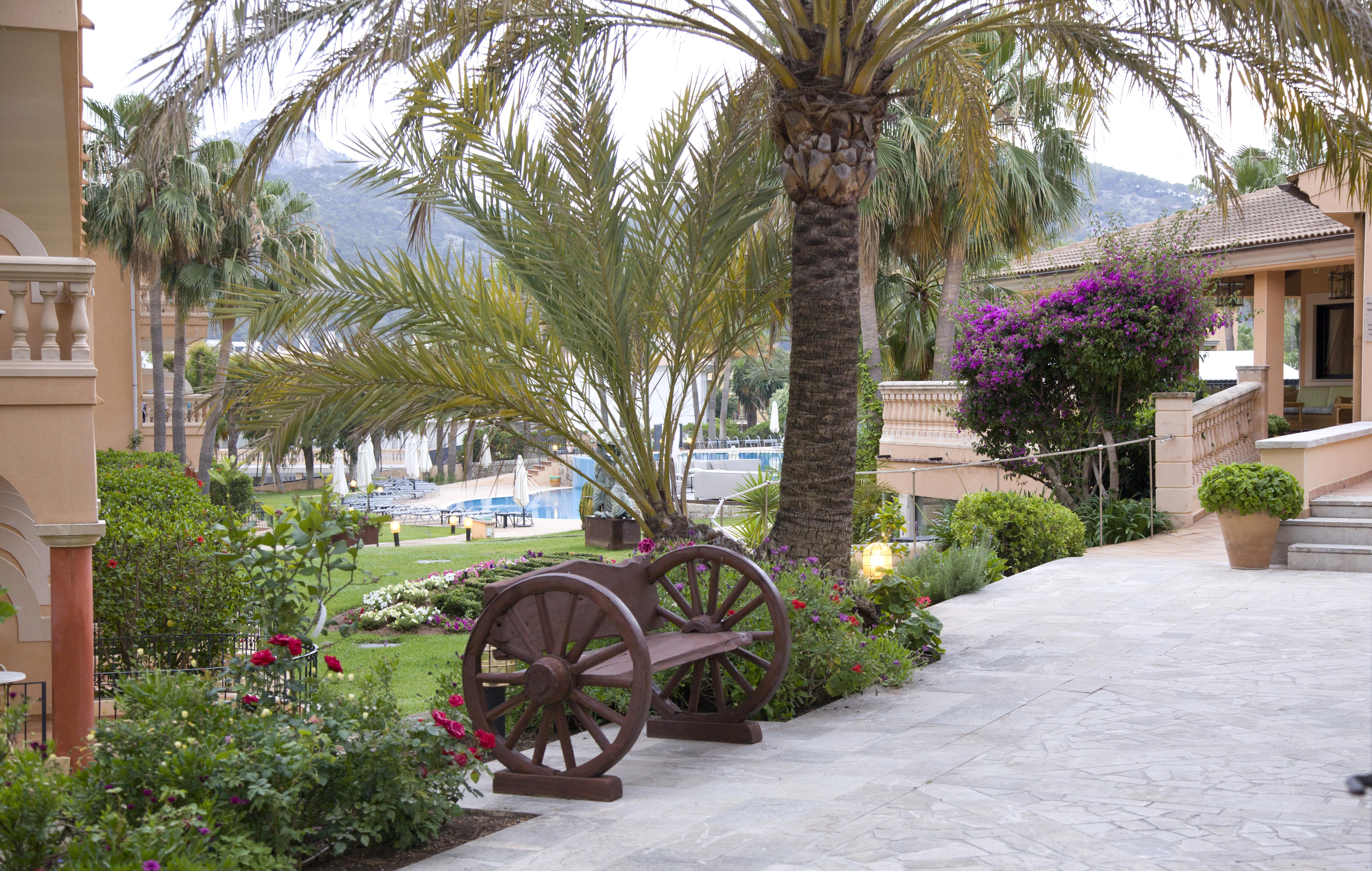 Mon Port Hotel & Spa 푸에르토 데 안드라츠 외부 사진